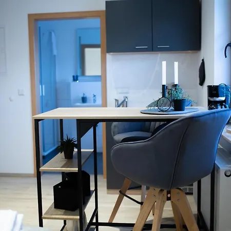 Best Stay Haus Martina Im Herzen Der Rhoen - 3 Einzelbuchbare Moderne Wohnungen Fuer 2-8 Personen, Terrasse, Balkon, Garten, Ski Und E-Bike Keller, Lounge, Freies Wlan, Familienfreundlich Poppenhausen Buitenkant foto