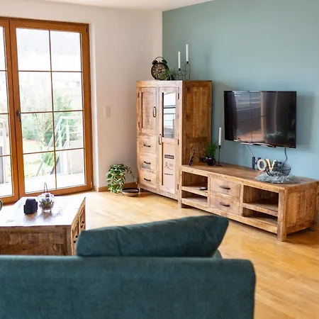 Best Stay Haus Martina Im Herzen Der Rhoen - 3 Einzelbuchbare Moderne Wohnungen Fuer 2-8 Personen, Terrasse, Balkon, Garten, Ski Und E-Bike Keller, Lounge, Freies Wlan, Familienfreundlich Poppenhausen Buitenkant foto