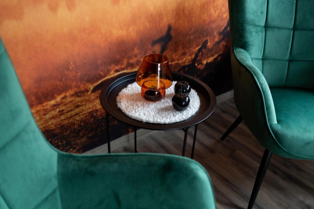 Haus Martina Im Herzen Der Rhoen - 3 Einzelbuchbare Moderne Fuer 2-8 Personen, Terrasse, Balkon, Garten, Und E-bike Keller, Lounge, Freies Wlan, Familienfreundlich
