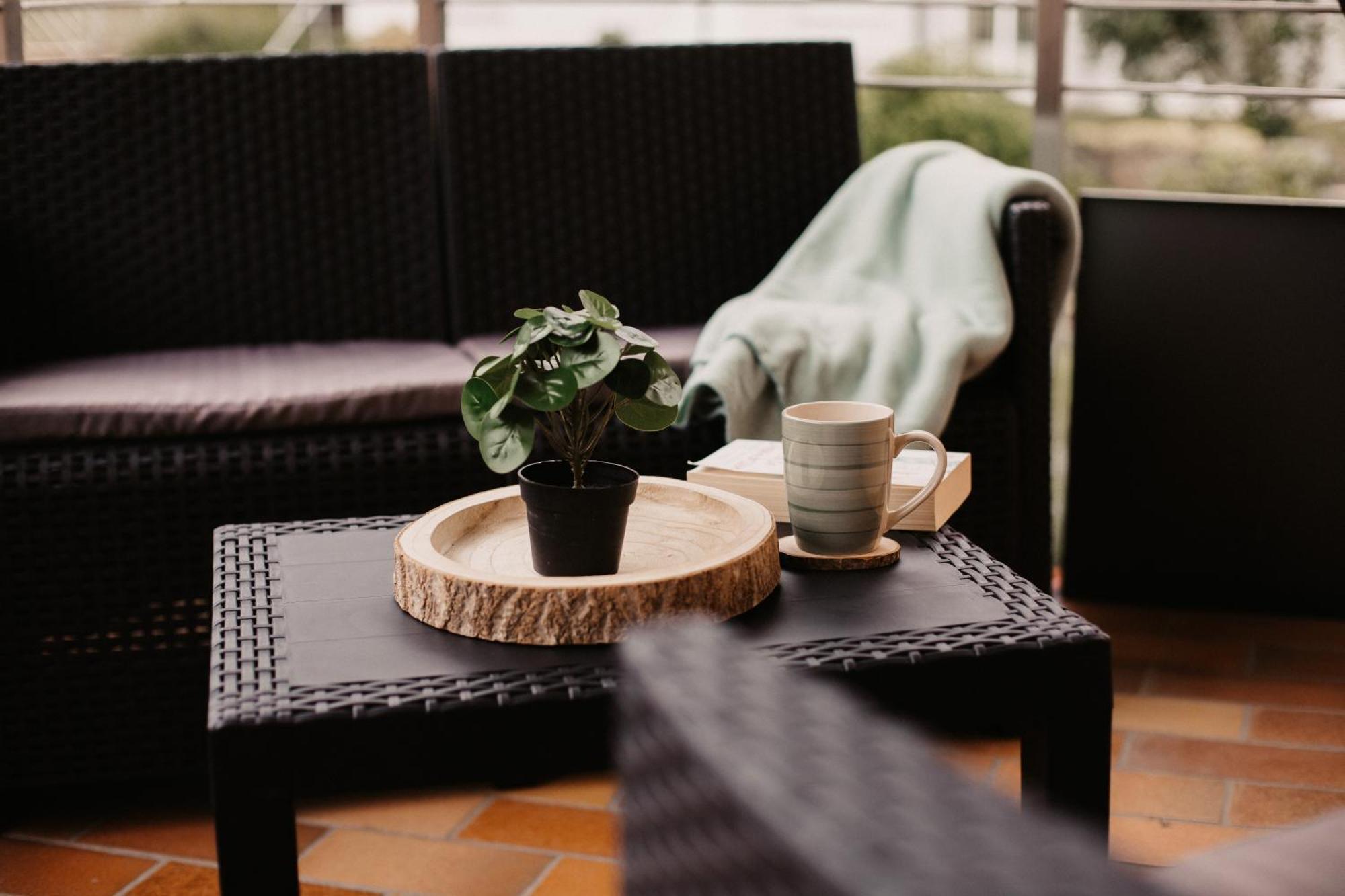 Haus Martina Im Herzen Der Rhoen - 3 Einzelbuchbare Moderne Fuer 2-8 Personen, Terrasse, Balkon, Garten, Und E-bike Keller, Lounge, Freies Wlan, Familienfreundlich