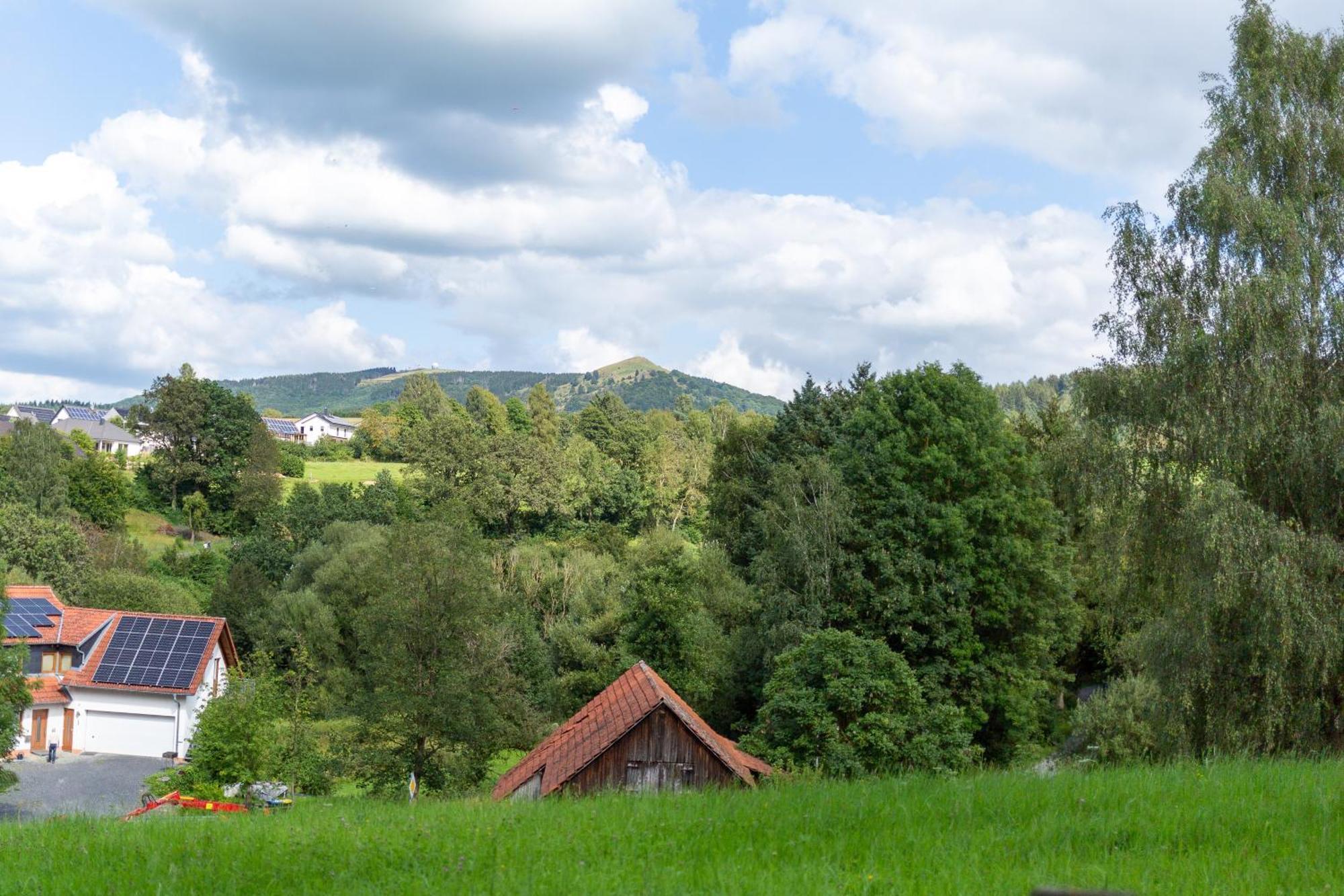Apartamento Haus Martina Im Herzen Der Rhoen - 3 Einzelbuchbare Moderne Fuer 2-8 Personen, Terrasse, Balkon, Garten, Und E-bike Keller, Lounge, Freies Wlan, Familienfreundlich *