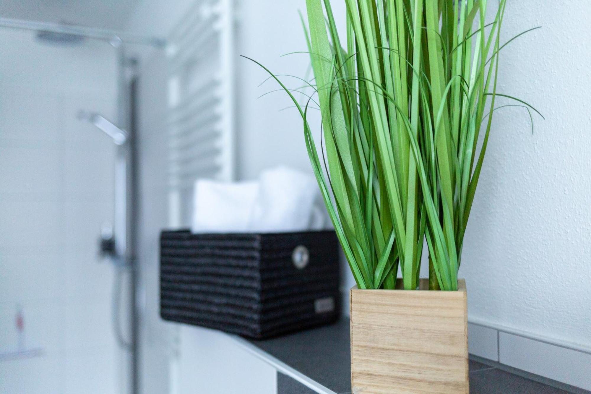 Haus Martina Im Herzen Der Rhoen - 3 Einzelbuchbare Moderne Fuer 2-8 Personen, Terrasse, Balkon, Garten, Und E-bike Keller, Lounge, Freies Wlan, Familienfreundlich Apartment